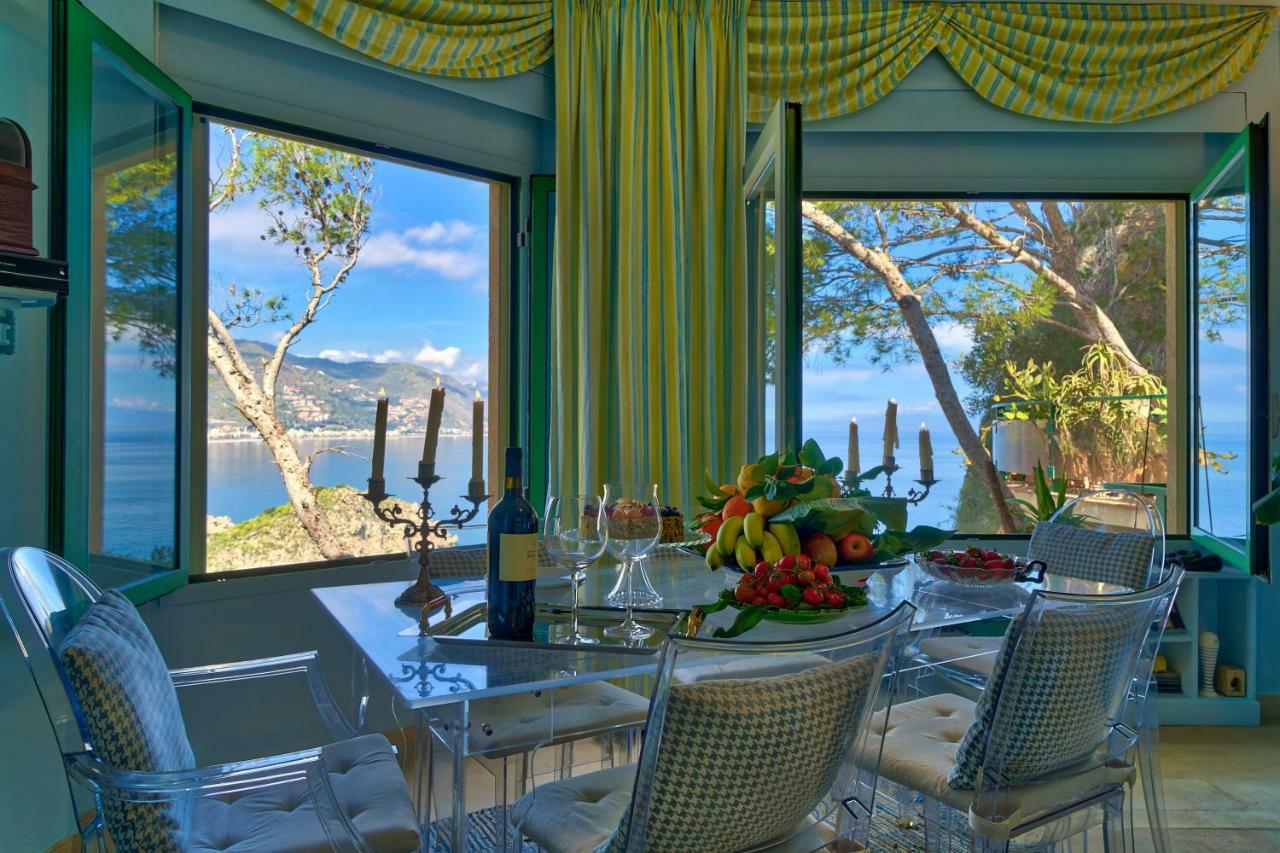 Luxury Apartment And Charm Sea View Isola Bella Taormina Exteriör bild
