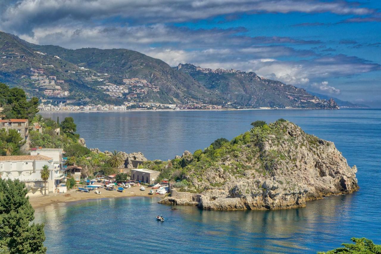 Luxury Apartment And Charm Sea View Isola Bella Taormina Exteriör bild
